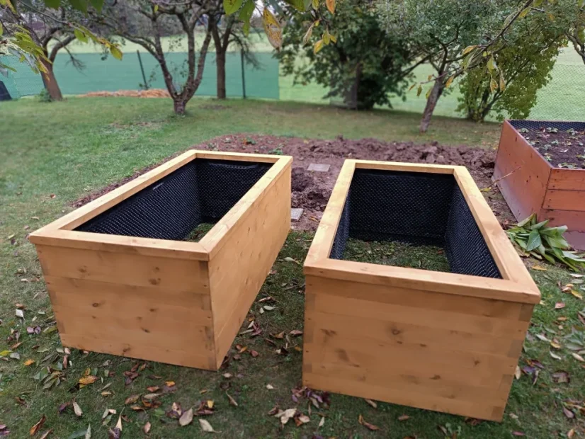 Záhon 200x100x60 + vrchní lem v odstínu borovice
