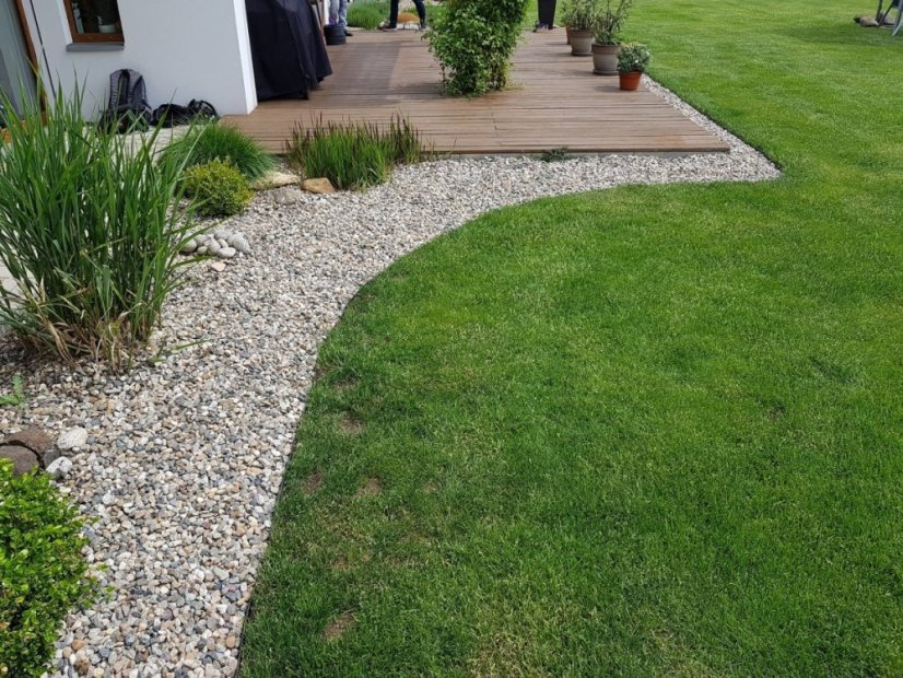 AMISPOL® skrytý obrubník výška 12,5 cm - 12m