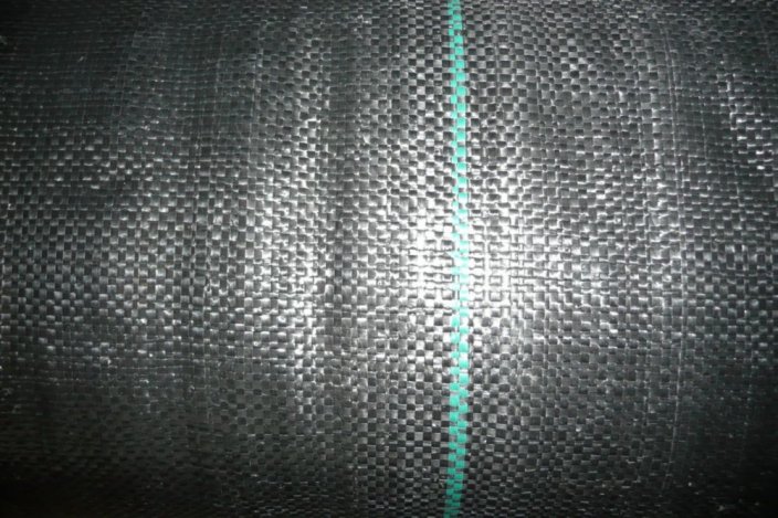 Tkaná mulčovací textílie - role 1,05m x 50m, 90g/m2, černá