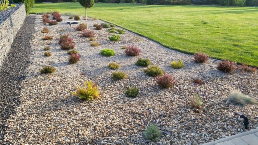 AMISPOL® skrytý obrubník výška 12,5 cm - 12m